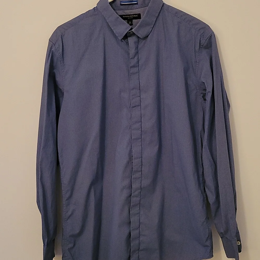 Banana Republic Blue Button Down Shirt, Size Medium